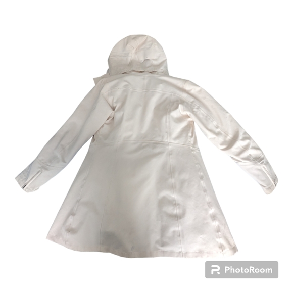 Patagonia Tres 3-1 Parka in Oat Waterproof Jacket - Picture 5 of 6